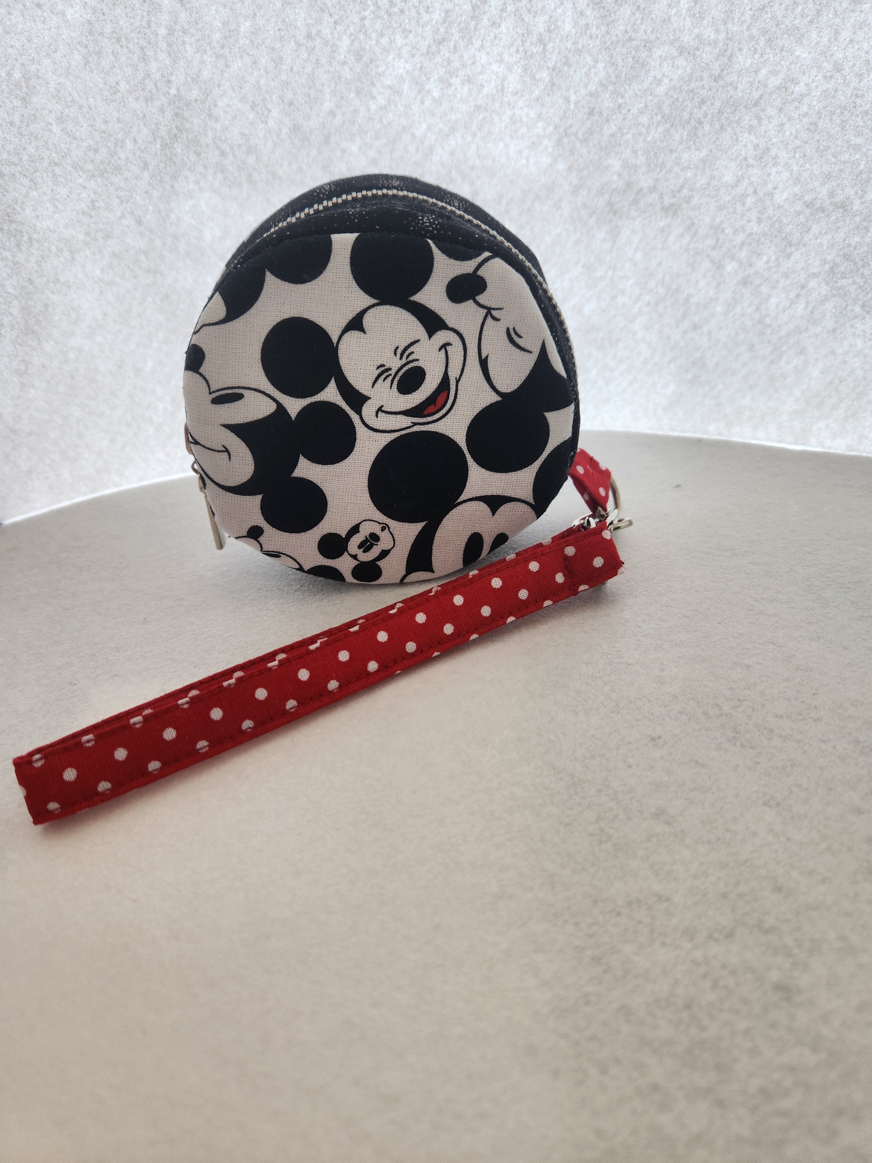 Round coin purse